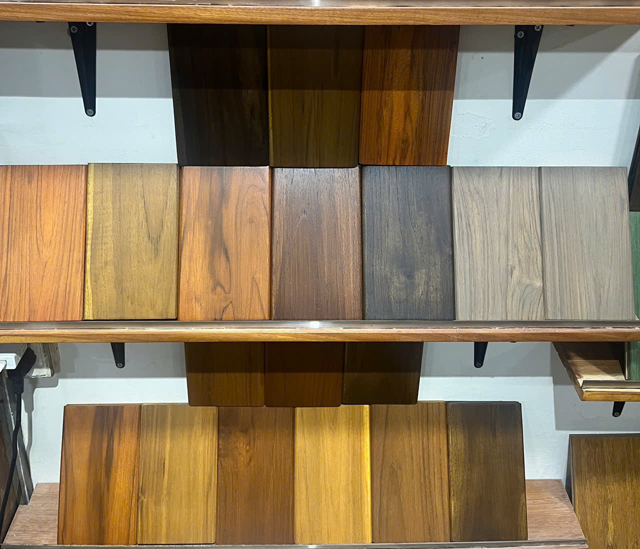 Sơn gỗ ngoài trời Akzo Nobel có màu sắc đa dạng, chuẩn Bắc Âu